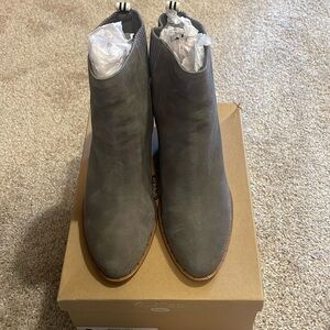 Dr Scholls grey boot